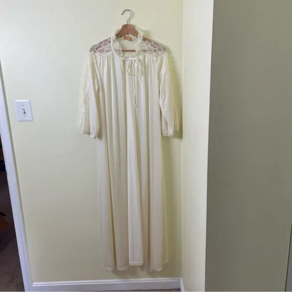 Vintage Ilise Stevens White Lace Nightgown Robe Made in USA SIZE SMALL - Picture 8 of 11